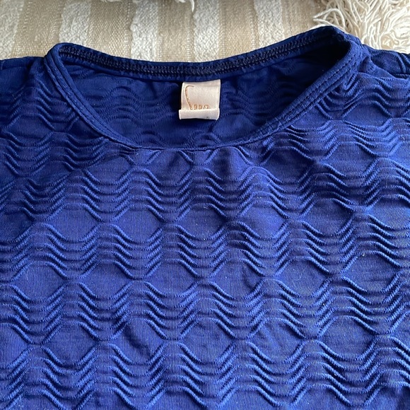 Seea long sleeve crop rash guard - Picture 2 of 4